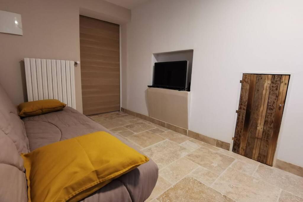 Apartament La Casita Saint-Étienne-du-Grès Zewnętrze zdjęcie
